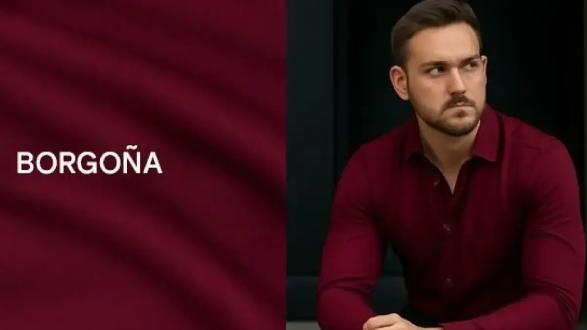 Burgundy dan hitam.