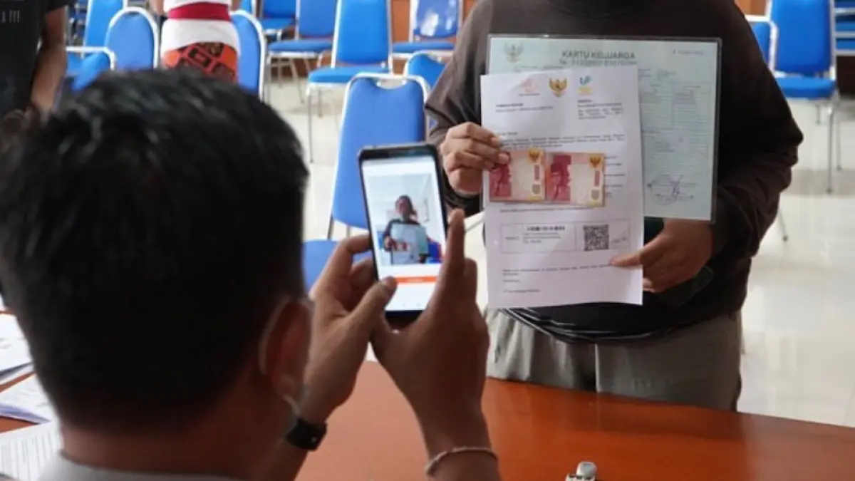 Ilustrasi penyaluran bansos reguler susulan.
