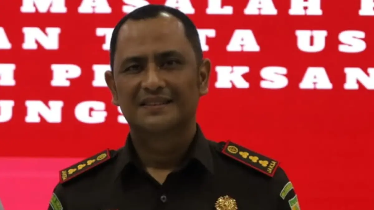Bupati Kukar Aulia Rahman Basri dan Kepala Kejaksaan Negeri Kukar Tengku Firdaus, menandatangani kesepakatan tentang upaya perbaikan dalam bentuk pencegahan terjadinya pelanggaran hukum.
