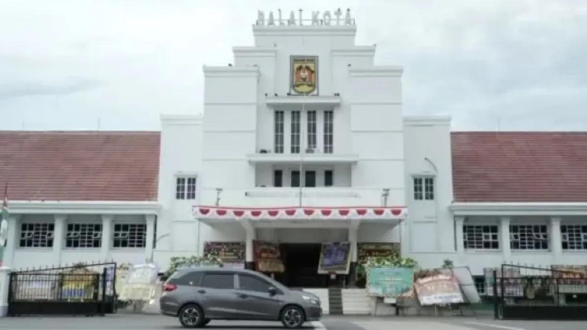 KANTOR WALI KOTA: Gedung Balai Kota Banjarbaru yang jadi kantor utama para ASN dalam menjalankan kerjanya (FOTO: FADLAN ZAKIRI/RADAR BANJARMASIN) 