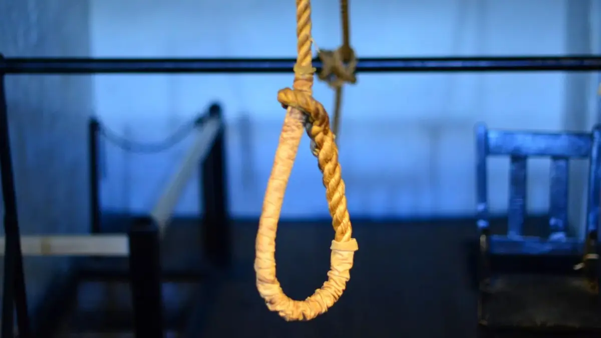 ilustrasi gantung diri