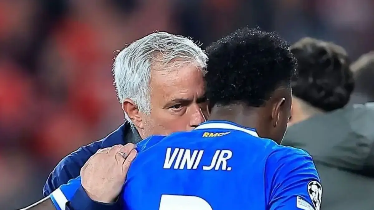 Jose Mourinho dan Vini Jr.