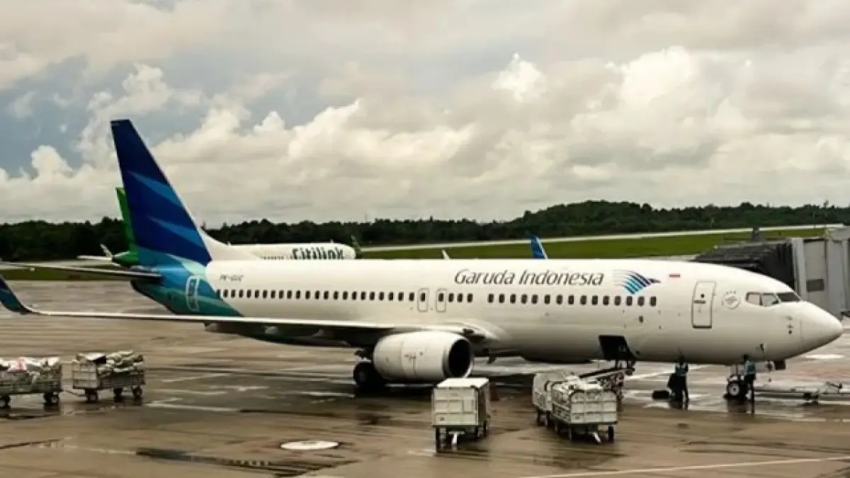Pesawat Garuda di salah satu bandara di Sumatera. 