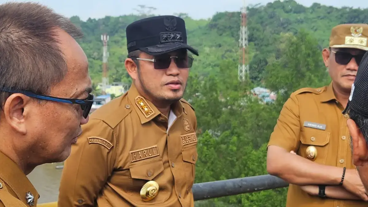 FASILITAS PUBLIK: Gubernur Kaltim Rudy Mas