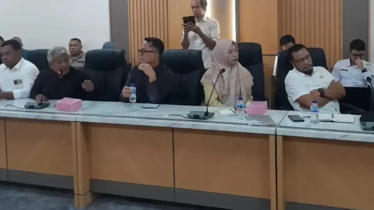 RDP antara konsumen perumahan Balikpapan Balikpapan Regency bersama Pendiri PT SMR Group dan Komisi III DPRD Balikpapan, Rabu (30/9/2026). (ARIF FADILLAH)