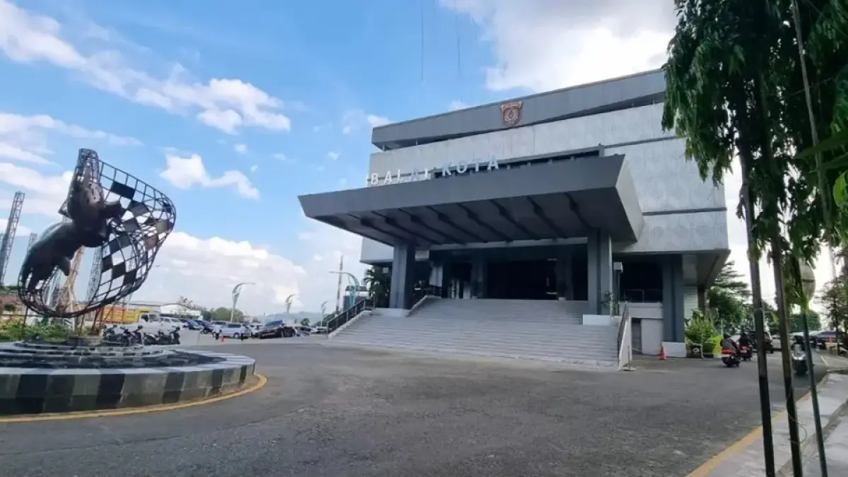 Bangunan lantai tiga gedung Balai Kota Samarinda yang tengah direhabilitasi. (kis)