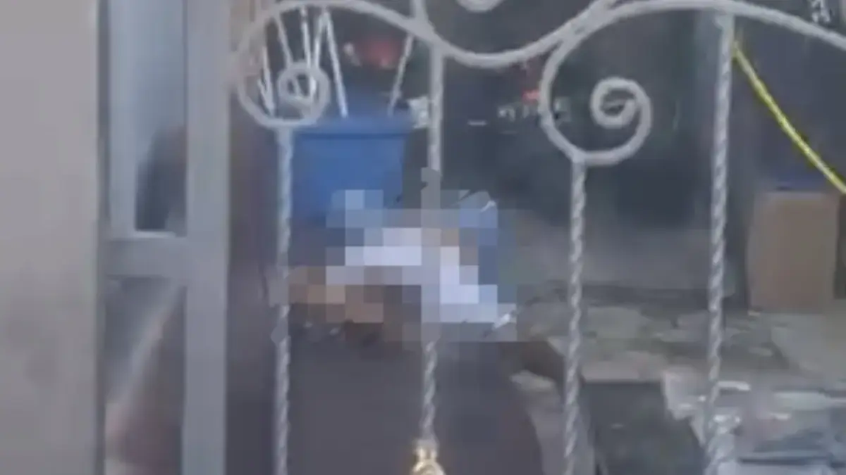 TERBUJUR KAKU: Seorang driver online ditemukan tak bernyawa di depan THM di Tanjung Selor. (Tangkapan Layar Video)