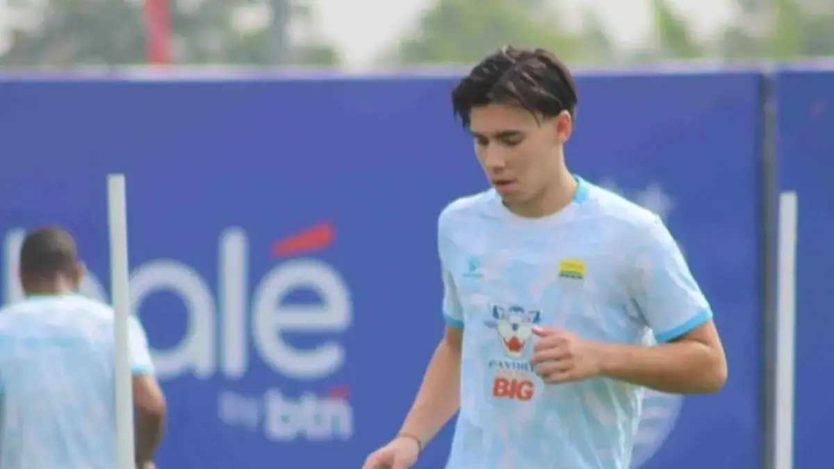Pemain Persib Bandung Dion Markx berambisi meraih trofi pertama dalam kariernya saat Maung Bandung memimpin klasemen Super League 2026.