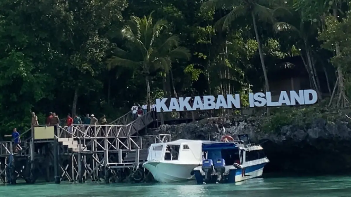 Pulau Kakaban, Kabupaten Berau.