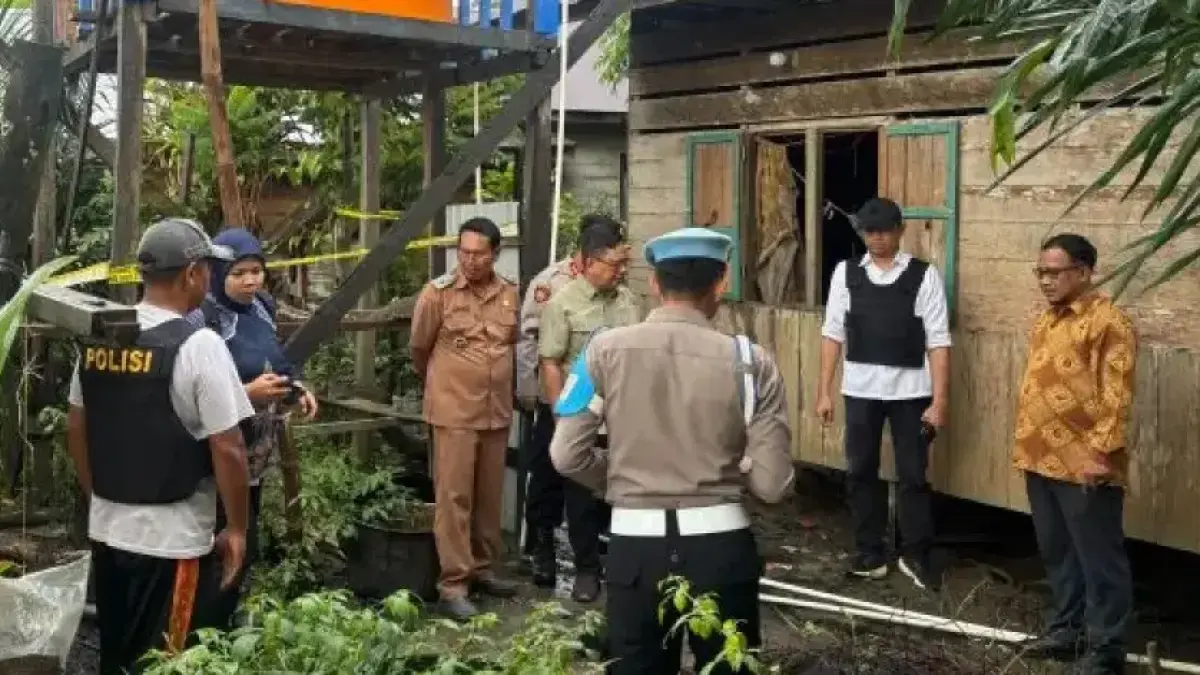 Komisioner Kompolnas mengecek langsung tempat kejadian perkara (TKP) meninggalnya anggota Polres Katingan, Kalimantan Tengah, saat sedang bertugas. (ANTARA/HO-Kompolnas)